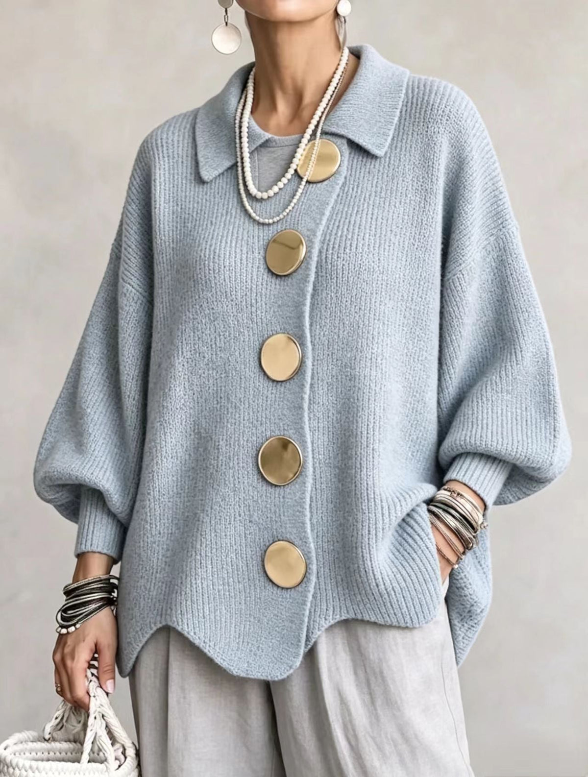 Victoire | Cárdigan oversize con botones dorados grandes
