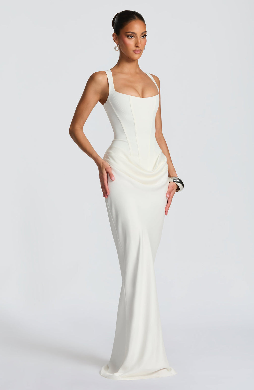 Liora | Vestido largo con elegante escote cuadrado