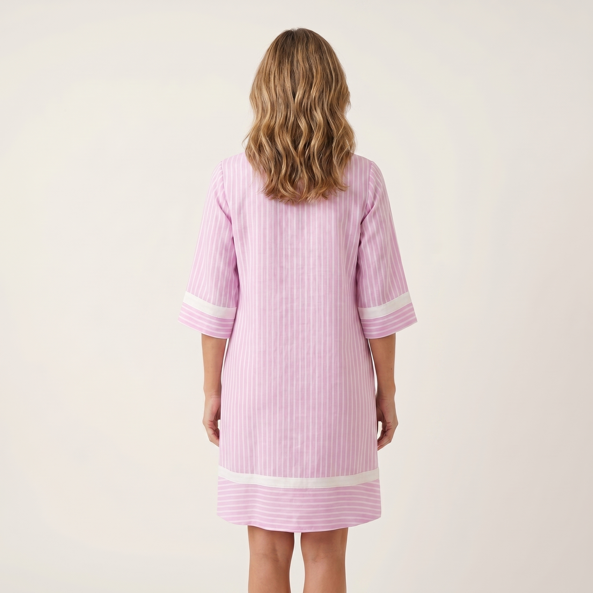 Ana | Vestido recto de algodón con cuello en V